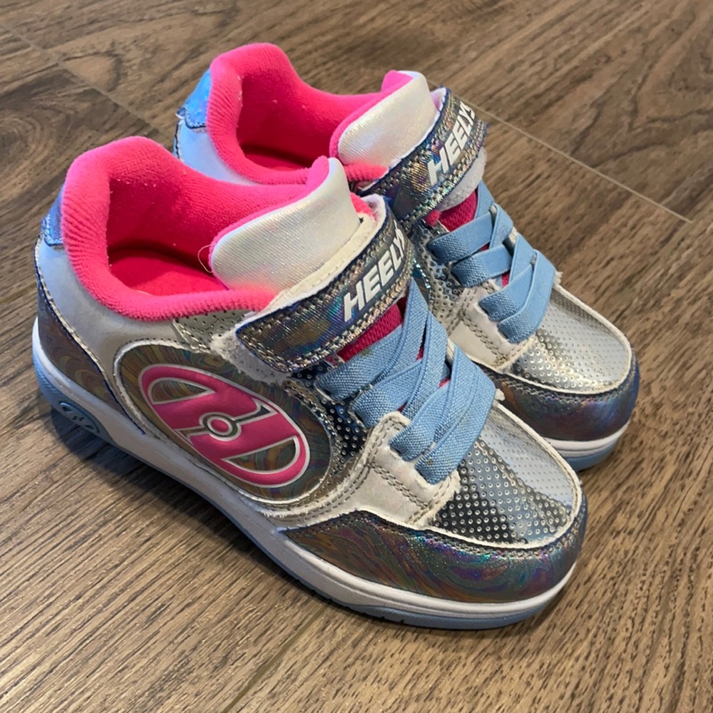 Girl Heelys